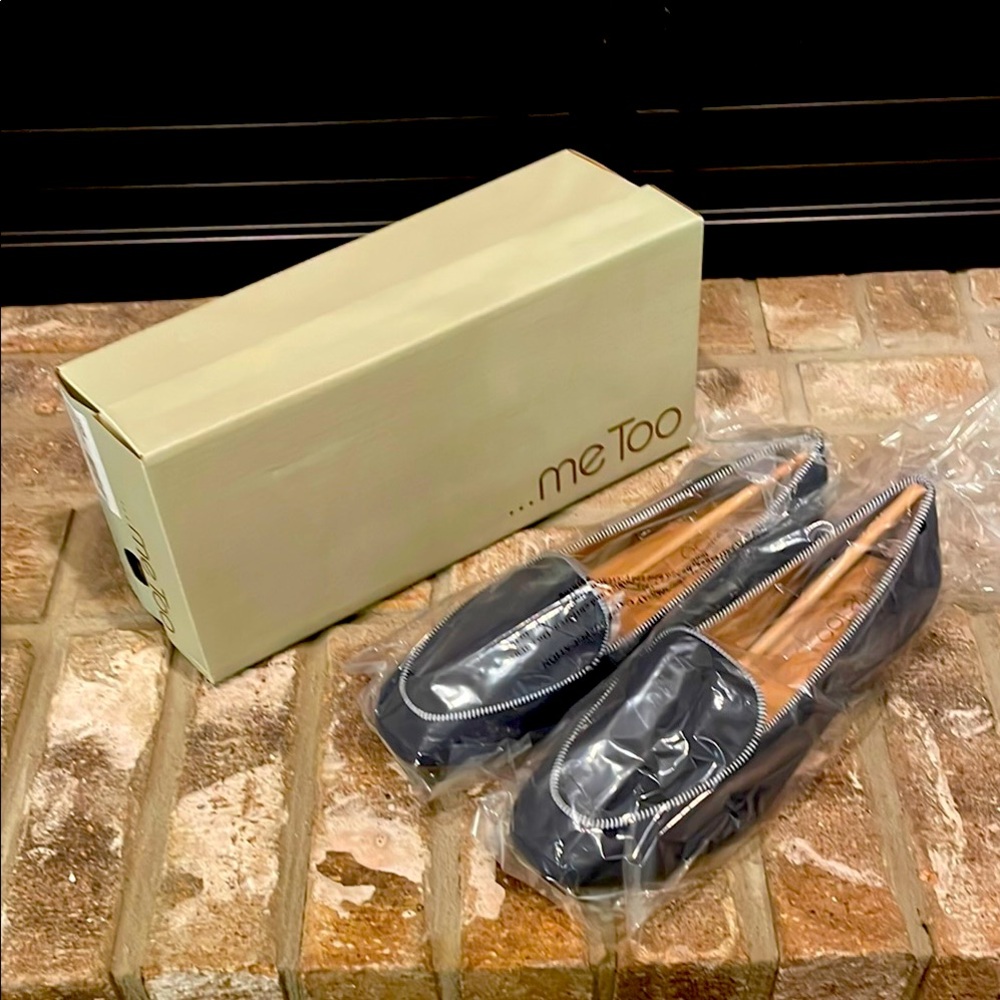Never worn Me Too Women's navy blue loafers with white stitching.